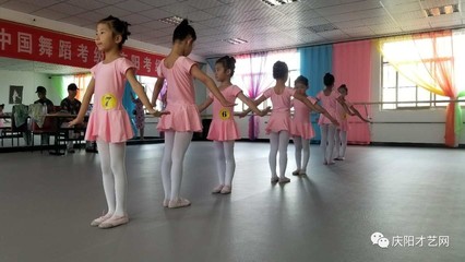 舞動(dòng)童年，唱響未來(lái)——萌芽藝術(shù)培訓(xùn)中國(guó)舞蹈家協(xié)會(huì)中國(guó)舞考級(jí)暨歌唱表演服務(wù)精彩掠影